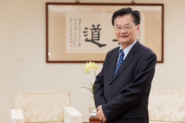 蘇玉龍校長照片